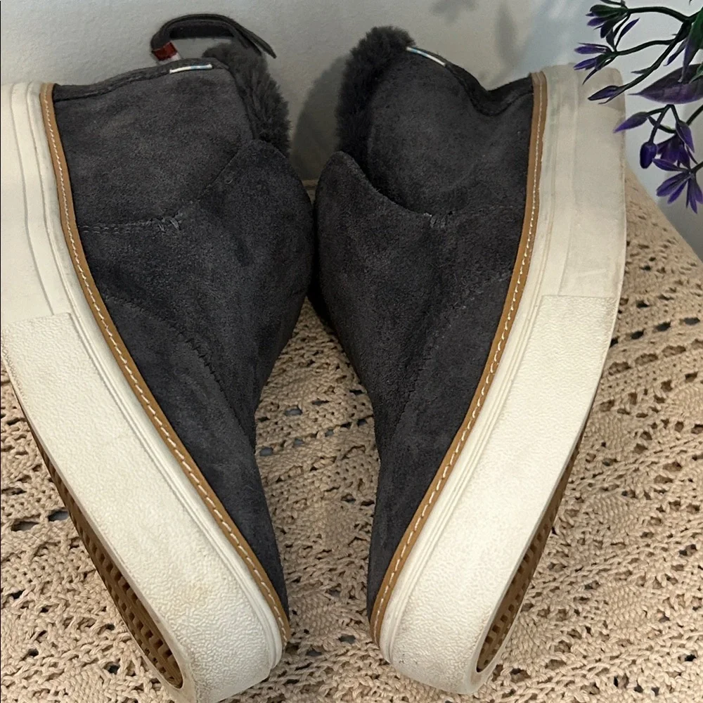 TOMS Paxton Suede Shoes Mid-Cut Faux Fur Lined OrthoLite Insole Water Resistant